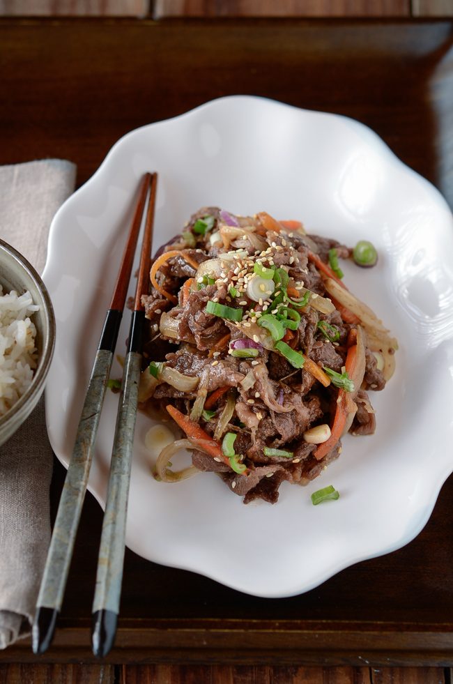 Add banana to your ordinary bulgogi to make it extra-ordinary. You only need 30 minutes of marinading time and you got a fabulous meal ready.
