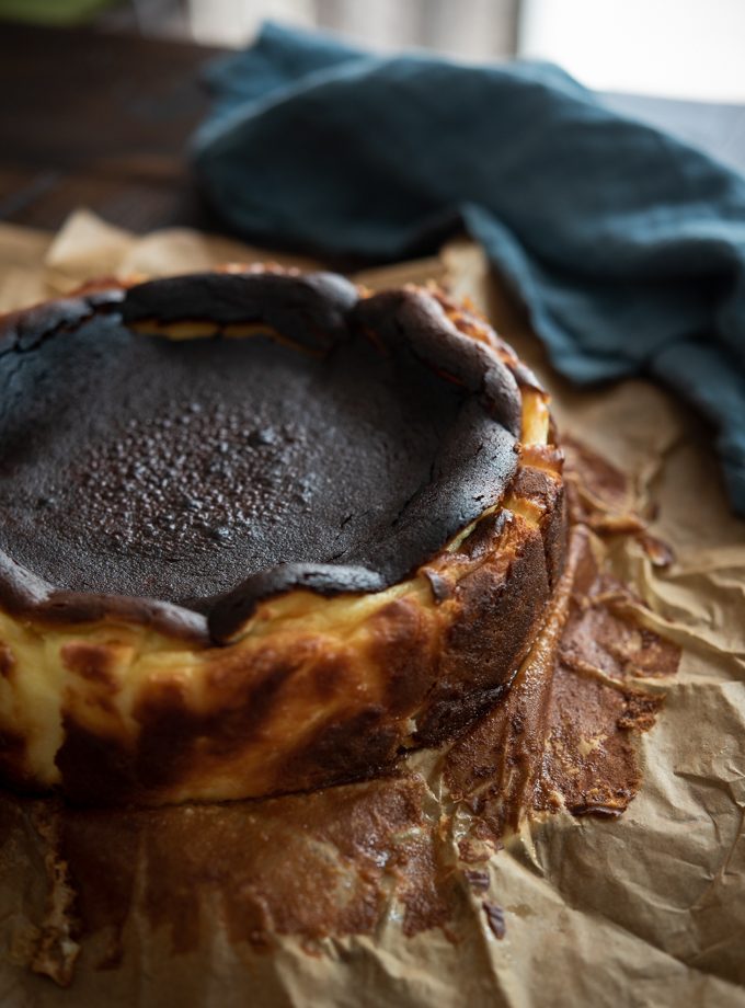 Basque style cheese cake has a unique burnt top look and crustless on the side and bottom