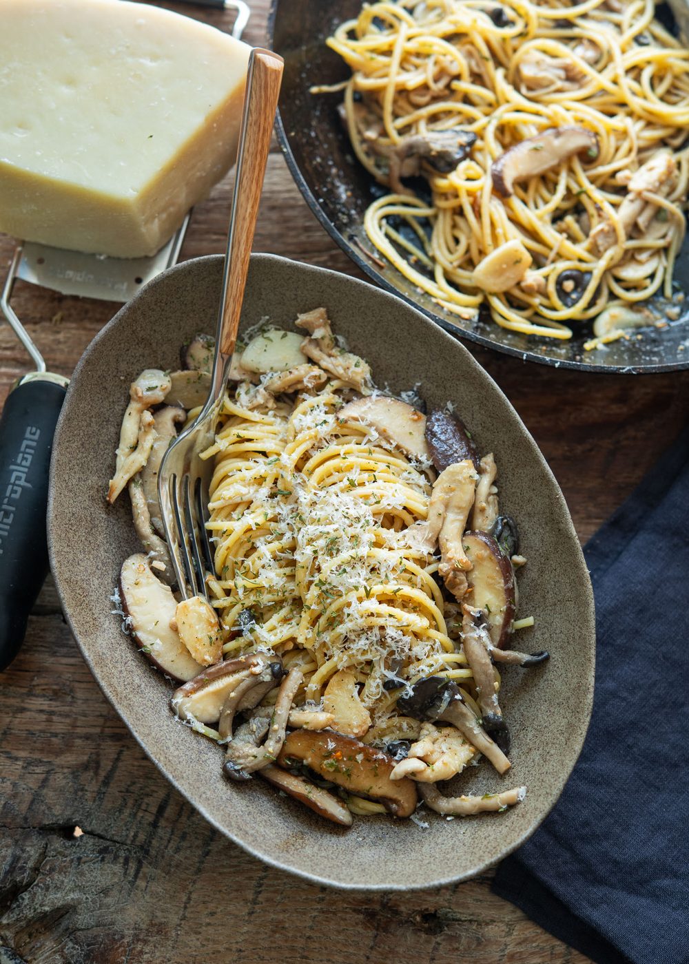 Doenjang pasta with mushroom in a serving bowl