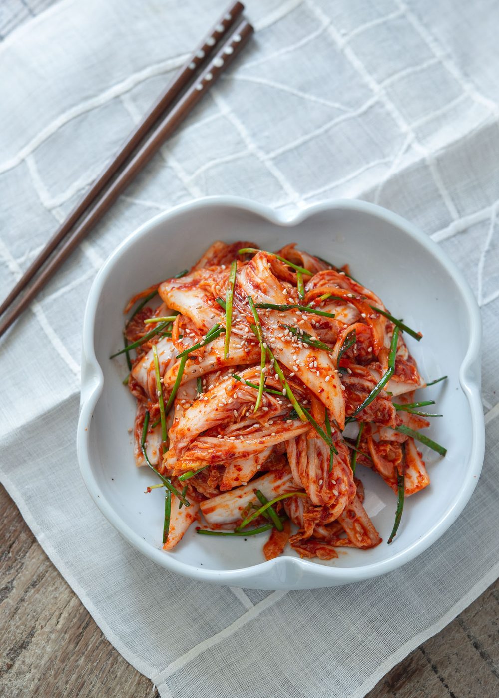 Geotjeori, Korean fresh kimchi salad served in a bowl.