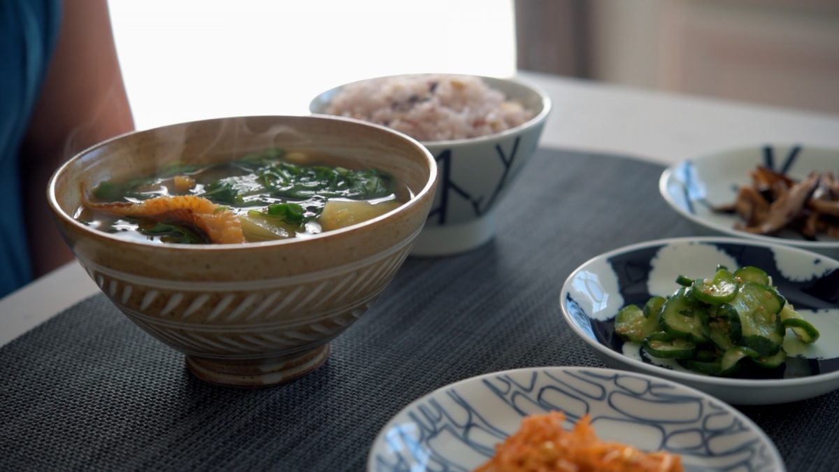 Korean-style arugula and Potato Soup