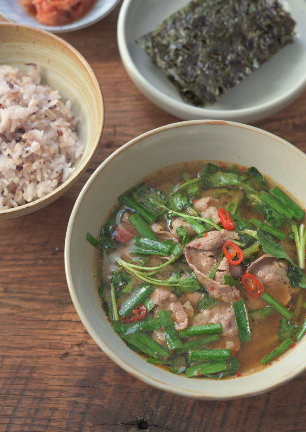 This earthy Korean soybean paste soup is steady for spring season.