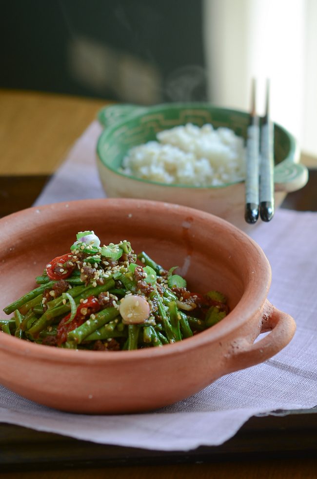Snake beans and Korean beef sauce makes a savory dish that is direct to prepare.