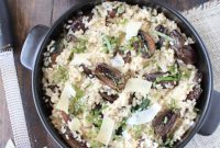 Velvety Spinach Artichoke Mushroom Risotto