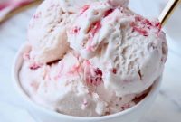 Dreamy No Churn Strawberry Ice Cream