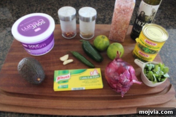 Creamy Green Chili Sauce Ingredients