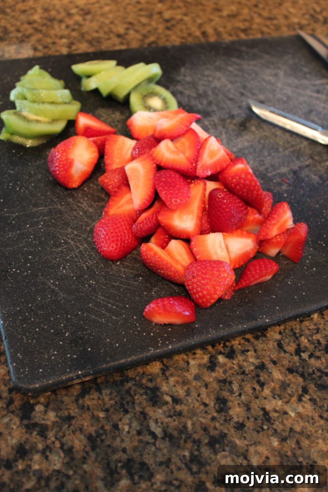 Zesty Strawberry Kiwi Cupcakes 3 Freshly Sliced Strawberries and Kiwi for Cupcakes