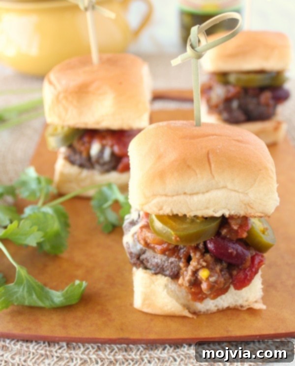Spiced Pumpkin Chili Sliders 5 Uncooked pumpkin spiced burger patties, seasoned and ready for cooking