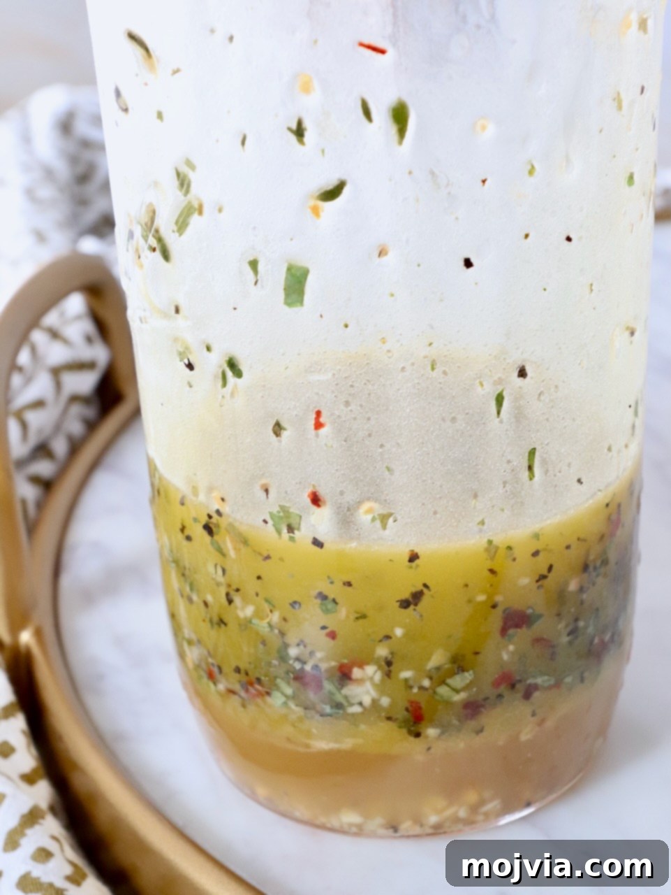 Zesty Italian Vinaigrette Blend 4 Italian dressing in mason jar